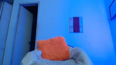 Snapshot of candy_cumy1 chatting on 12-15-24, 01:24 Dayan Camila online show from 12-15-24, 01:24