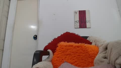 Snapshot of candy_cumy1 chatting on 01-14-25, 12:43 Dayan Camila online show from 01-14-25, 12:43