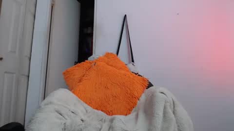 Snapshot of candy_cumy1 chatting on 01-25-25, 11:13 Dayan Camila online show from 01-25-25, 11:13