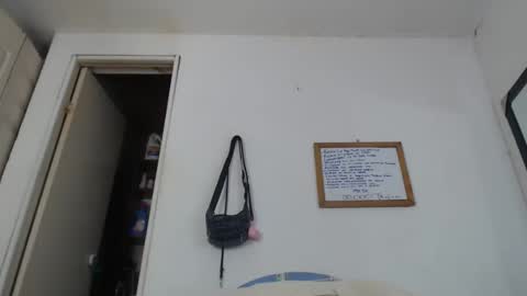 Snapshot of candy_cumy1 chatting on 02-25-25, 07:31 Dayan Camila online show from 02-25-25, 07:31