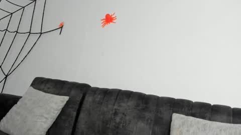 Snapshot of candy_cumy1 chatting on 10-18-25, 08:15 Dayan Camila online show from 10-18-25, 08:15