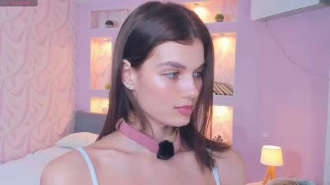 Flora online show from 04-25-26, 01:41