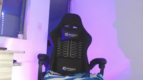 candy_giuliana21 online show from 04-16-26, 01:06