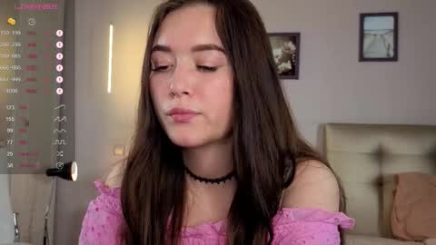 Snapshot of candy_leya chatting on 10-09-25, 04:27 Leya online show from 10-09-25, 04:27