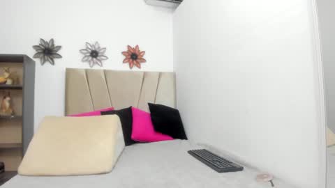 Snapshot of candy_liss18 chatting on 09-27-25, 12:04 liss sophia online show from 09-27-25, 12:04