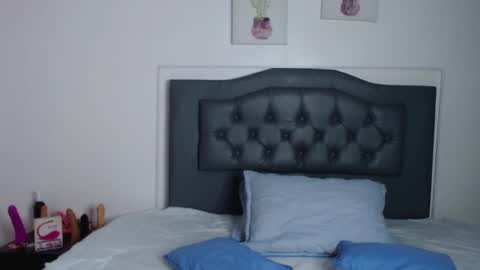 Snapshot of candy_lux_ chatting on 02-24-25, 02:58 Candy online show from 02-24-25, 02:58