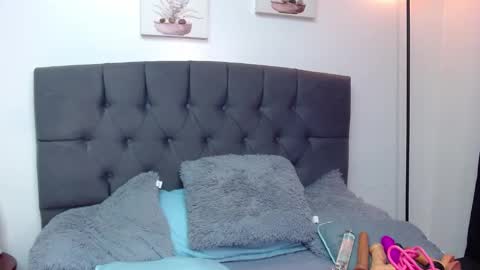 Snapshot of candy_lux_ chatting on 09-19-25, 09:37 Candy online show from 09-19-25, 09:37