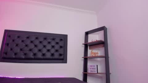 Snapshot of candy_mei chatting on 09-23-25, 02:53 Candy online show from 09-23-25, 02:53