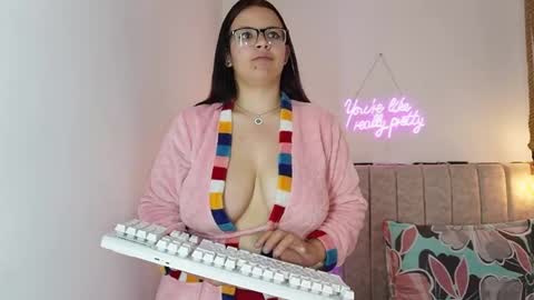 candy sweet17 online show from 12-19-25, 04:30