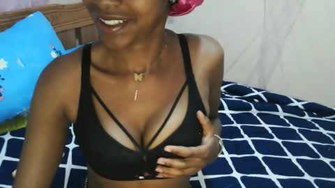 candybrown001 online show from 11-06-25, 07:20