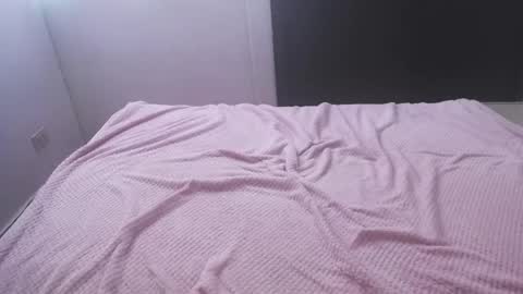 Snapshot of candyceeh chatting on 11-30-25, 06:23 Candy online show from 11-30-25, 06:23