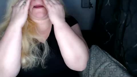 Laura online show from 03-09-25, 11:58