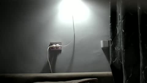 Laura online show from 10-24-25, 04:36