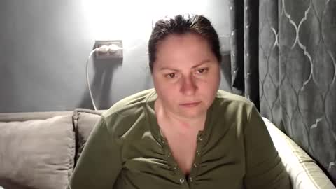 Laura online show from 04-28-26, 02:27