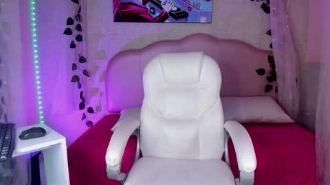 Candy online show from 12-15-24, 08:19