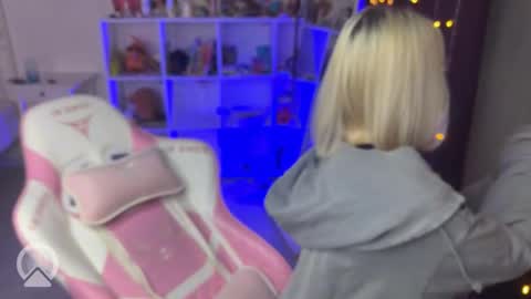 You can call me HH online show from 09-14-25, 06:51