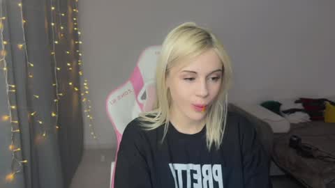 You can call me HH online show from 03-12-26, 08:04