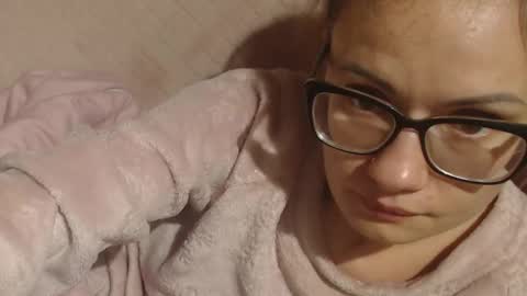 say meow and send tips  online show from 11-12-25, 08:41