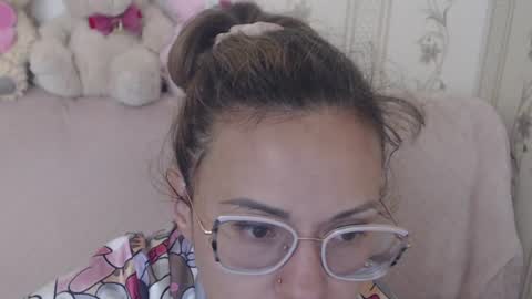 say meow and send tips  online show from 07-01-26, 05:42