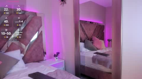 Snapshot of candyluxury_ chatting on 03-11-25, 08:20 candyluxury_ online show from 03-11-25, 08:20