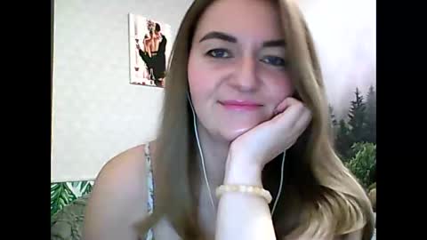 Snapshot of candyolime chatting on 02-16-25, 08:55 Daisy online show from 02-16-25, 08:55