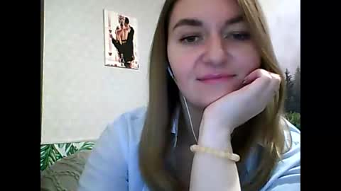 Snapshot of candyolime chatting on 02-19-25, 12:03 Daisy online show from 02-19-25, 12:03