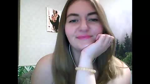 Snapshot of candyolime chatting on 02-26-25, 09:16 Daisy online show from 02-26-25, 09:16