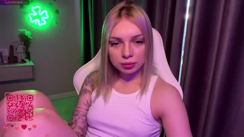 Candy online show from 06-06-26, 07:57