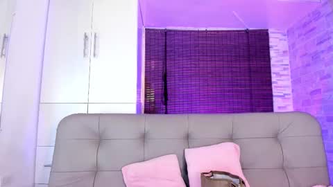 Isabella online show from 09-13-25, 12:27