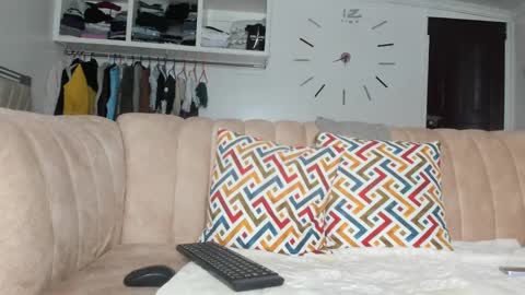 Canela online show from 01-16-25, 02:08