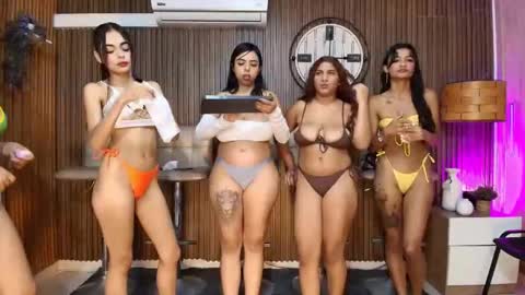 Snapshot of canelasquirtxxx chatting on 05-26-26, 11:28 Sara online show from 05-26-26, 11:28