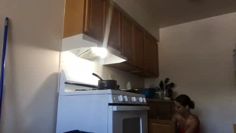     online show from 09-08-25, 05:01