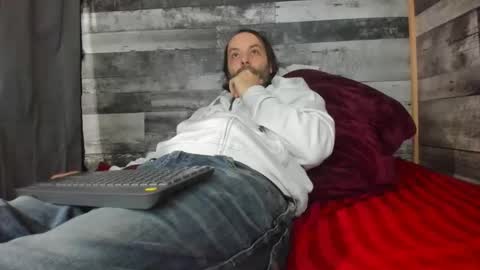 canuk1983 online show from 02-01-25, 09:29