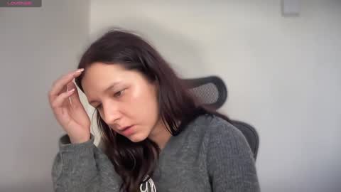 Emma online show from 01-04-25, 01:31