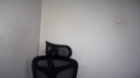 Snapshot of cappuccinokiss chatting on 05-01-26, 03:22 Emma online show from 05-01-26, 03:22