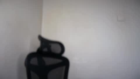 Snapshot of cappuccinokiss chatting on 05-12-26, 06:21 Emma online show from 05-12-26, 06:21