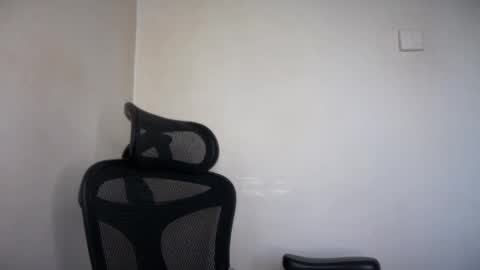 Snapshot of cappuccinokiss chatting on 06-01-26, 04:58 Emma online show from 06-01-26, 04:58