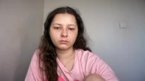 Snapshot of cappuccinokiss chatting on 06-08-26, 06:47 Emma online show from 06-08-26, 06:47