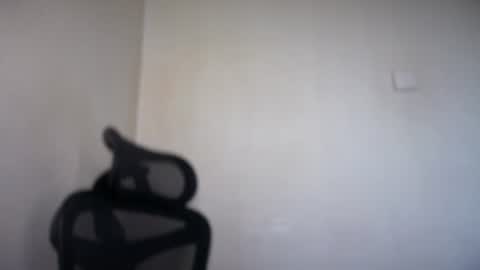 Snapshot of cappuccinokiss chatting on 06-10-26, 06:34 Emma online show from 06-10-26, 06:34