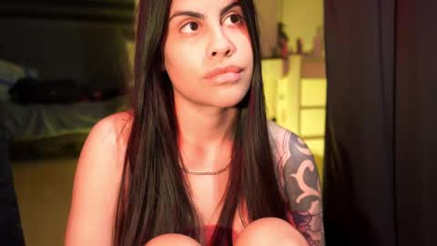 Snapshot of capriciousqueen chatting on 11-15-25, 05:27 Miyah online show from 11-15-25, 05:27