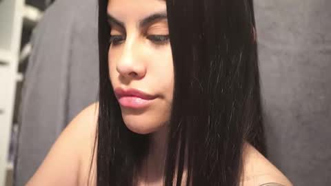 Snapshot of capriciousqueen chatting on 12-18-25, 02:17 Miyah online show from 12-18-25, 02:17