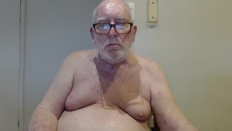 Snapshot of capt5105 chatting on 12-01-24, 10:43 capt5105 online show from 12-01-24, 10:43