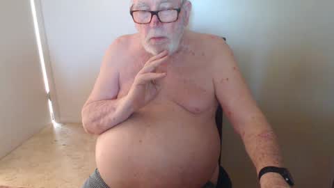 Snapshot of capt5105 chatting on 02-24-25, 07:00 capt5105 online show from 02-24-25, 07:00