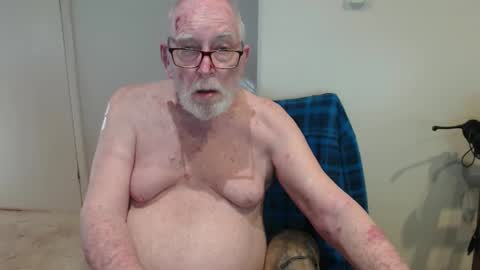 Snapshot of capt5105 chatting on 10-12-25, 11:04 capt5105 online show from 10-12-25, 11:04