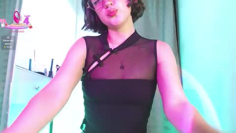 Snapshot of caraenaranja chatting on 10-24-25, 03:36 Amy online show from 10-24-25, 03:36