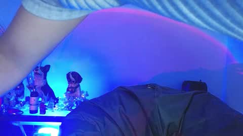 Snapshot of caraenaranja chatting on 10-25-25, 04:09 Amy online show from 10-25-25, 04:09