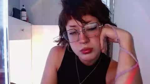 Snapshot of caraenaranja chatting on 10-29-25, 10:11 Amy online show from 10-29-25, 10:11