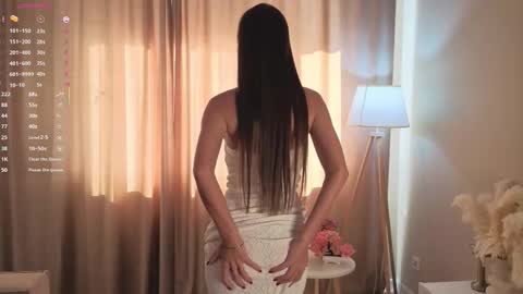 Snapshot of caramel_bella chatting on 09-26-25, 08:07 Bella online show from 09-26-25, 08:07