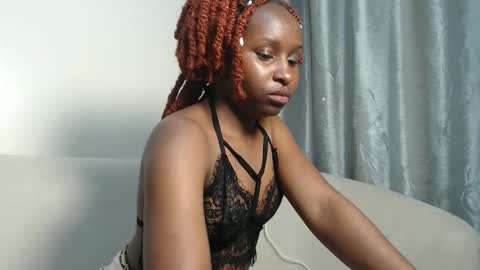 Snapshot of caramel_chocolate01 chatting on 11-06-25, 08:32 caramel online show from 11-06-25, 08:32