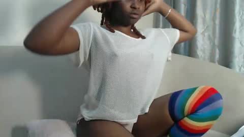 Snapshot of caramel_chocolate01 chatting on 11-12-25, 08:19 caramel online show from 11-12-25, 08:19